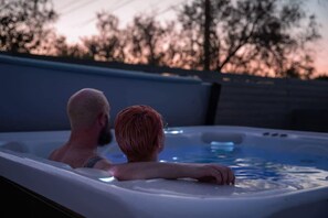 Bain à remous extérieur
