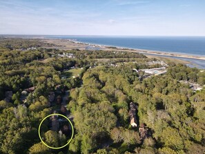 Less than 1 mile to Footbridge Beach - an easy walk or bike ride!