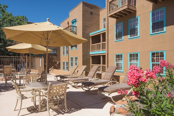 Deck / Pool Area