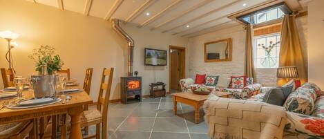 Ground floor: Open-plan living and dining area