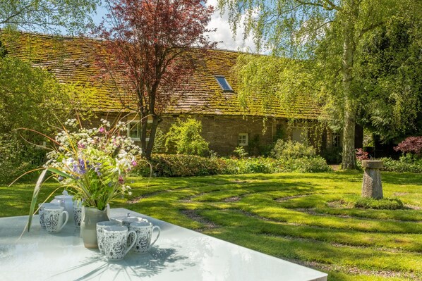 The perfect spot for afternoon tea in the sun