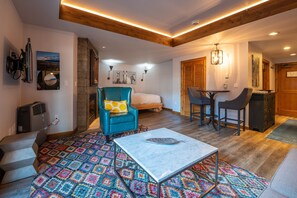 Flooring, Floor, Hardwood, Living Room, Room