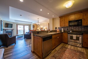 Flooring, Hardwood, Floor, Indoors, Room