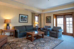 Flooring, Living Room, Room, Indoors, Couch