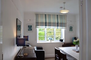 Apple Blossom, Bridport: The cosy dining room for six to enjoy