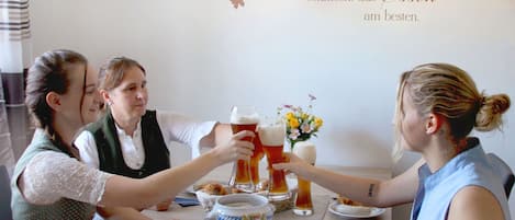 Tradition in Bayern " Weißwurst Frühstück " 