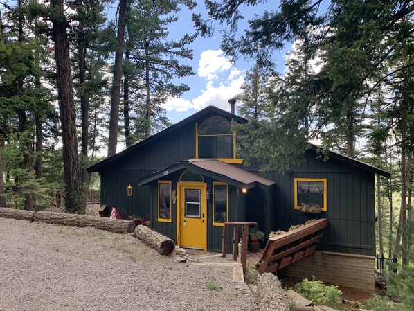 Welcome to our cabin! Convenient parking off street in the pull through driveway