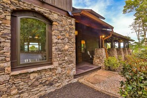 Entry To Mountain Top Lodge 