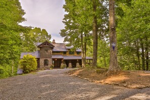 Arriving At Mountain Top Lodge