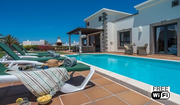 Pool & Garden