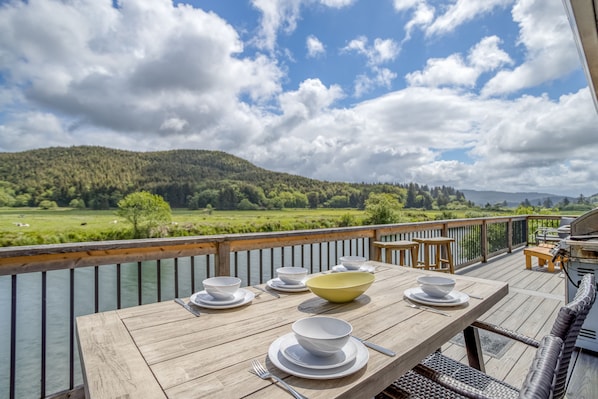 Outdoor Seating at Nestucca River with cutlery