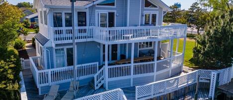 South Side Decks - Welcome to the house of your dreams! Let our home be the base for a perfect Ocean City vacation.