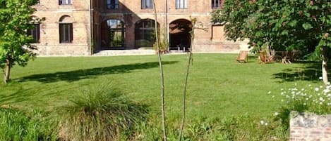 La Huilerie, écrin de verdure lacustre