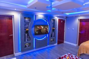Living Room / Lounge