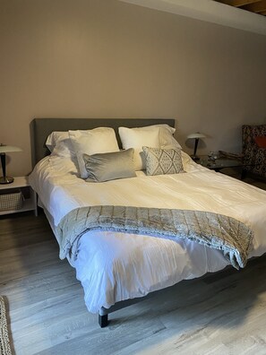 King size - brand new Endy bed