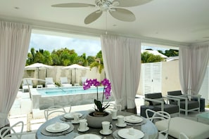 Footprints - Covered Dining Area