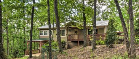 Clarkesville Vacation Rental | 3BR | 2BA | 1,200 Sq Ft | Step-Free Access