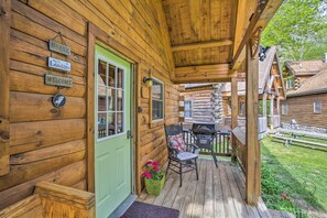 Front Porch | Gas Grill | Keyless Entry