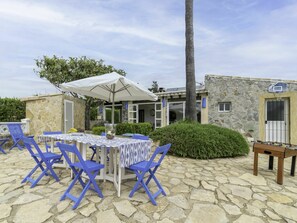 Nuage, Ciel, Table, Meubles, Plante, Bleu Azur, Chaise, Tableau De Plein Air, Mobilier De Jardin, Ombre