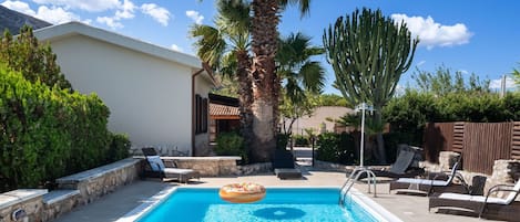 Water, Plant, Cloud, Sky, Swimming Pool, Nature, Azure, Tree, Building, Architecture