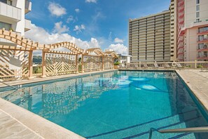 Sunny 6th floor Pool deck - Sunny 6th floor Pool deck