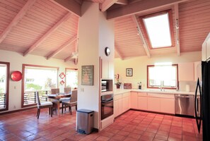 A view of the kitchen and dining room