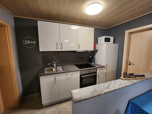 Ferienwohnung 1, 59qm, 2 Schlafzimmer max. 6 Personen-Küche WG 1