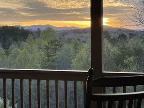 "Honestly, the place was breathtaking. The views were amazing."
-Safa (guest)