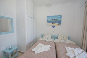 Spiros and Polyxeni Apartment 6 Afionas Bedroom