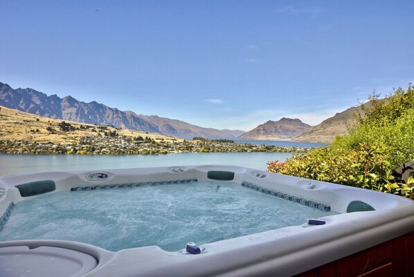 Bain à remous extérieur