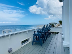ROOFTOP DECK