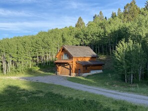 Exterior view of the cabin.