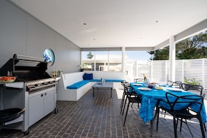 Alfresco, BBQ and lounge area