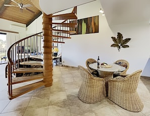 Island style furnishings throughout with a modern touch!