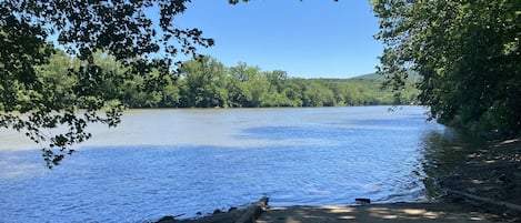 Boat access at Shannondale Springs