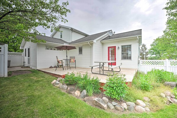 Onsted Vacation Rental | 3BR | 2BA | 1,800 Sq Ft | Stairs Required