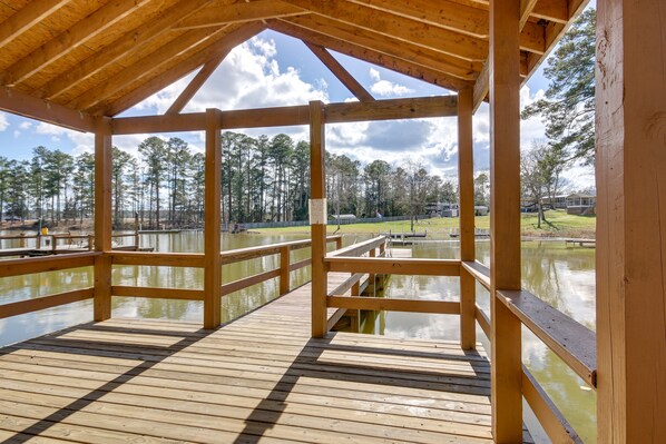 Leesville Vacation Rental | 3BR | 3BA | 1,902 Sq Ft | 2 Stories