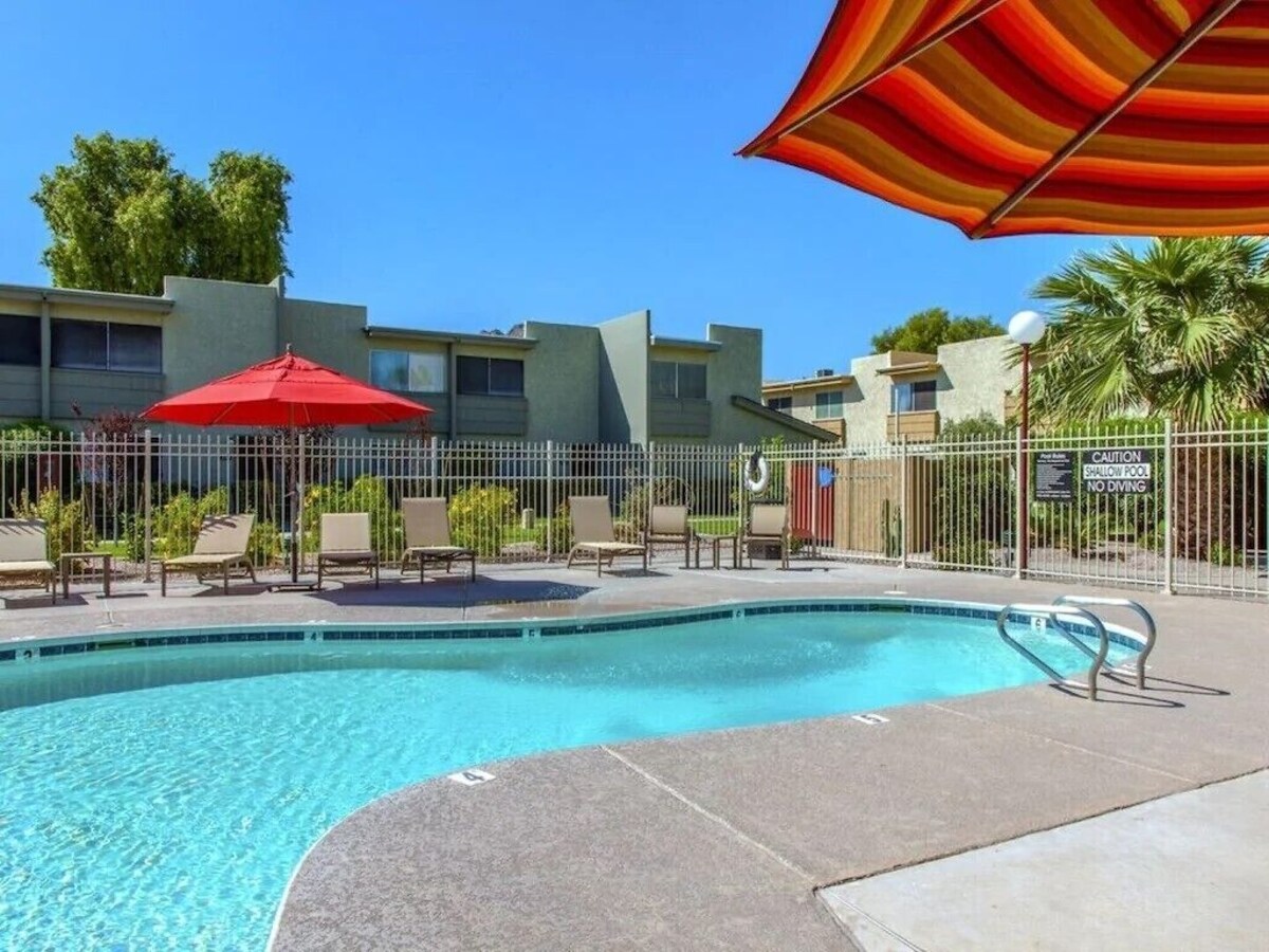 Ground Level Beautiful Remodeled Condo in Resort Setting In Downtown Scottsdale.