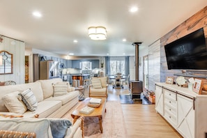 Main Living Space | Air Conditioning | Central Heating
