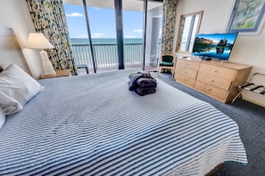 Main Bedroom, with Amazing Views of the Ocean!
