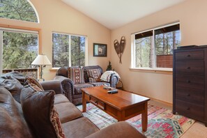 Living room with Smart/cable TV, gas fireplace and comfortable seating