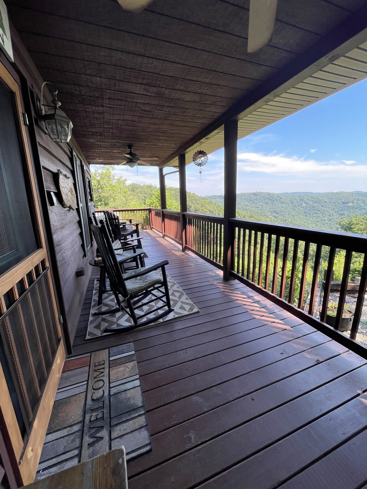 Buck Mtn Cabin with sunset VIEWs for Miles! Close to Boone and Blowing Rock.