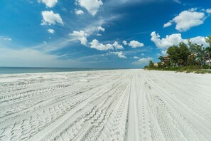 White Crystal Sand