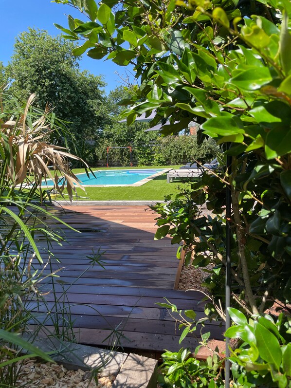 vue sur la piscine