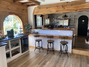 Breakfast Bar with Stools, also a great space for a easy work station.