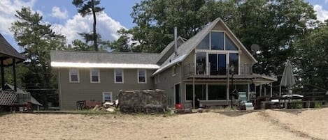 The Old Timberline Inn, view from the lake