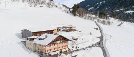 Außenseite Ferienhaus [Winter]