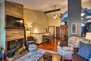 Living Room | Smart TV | Wood-Burning Fireplace