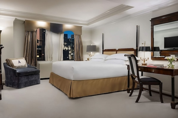 Comfortable unit with 1 King size bed
(the exact view may differ, depending on the location of the unit)