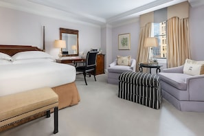 Comfortable unit with 1 King size bed
(the exact view may differ, depending on the location of the unit)